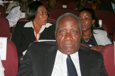 Bernard Dadié hier au Cnrd : « Donnons une chance à la paix »